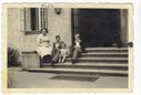Filename=Mum_ron_eddie_and_john_KAS_1950_001.jpg
Filesize=113KiB
Dimensions=1130x765
Date added=Jun 27, 2014 Mum_ron_eddie_and_john_KAS_1950_001.jpg